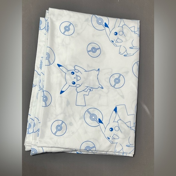 Northwest Pokémon Pikachu & Poke Ball Print White Twin Flat Sheet - Picture 2 of 8